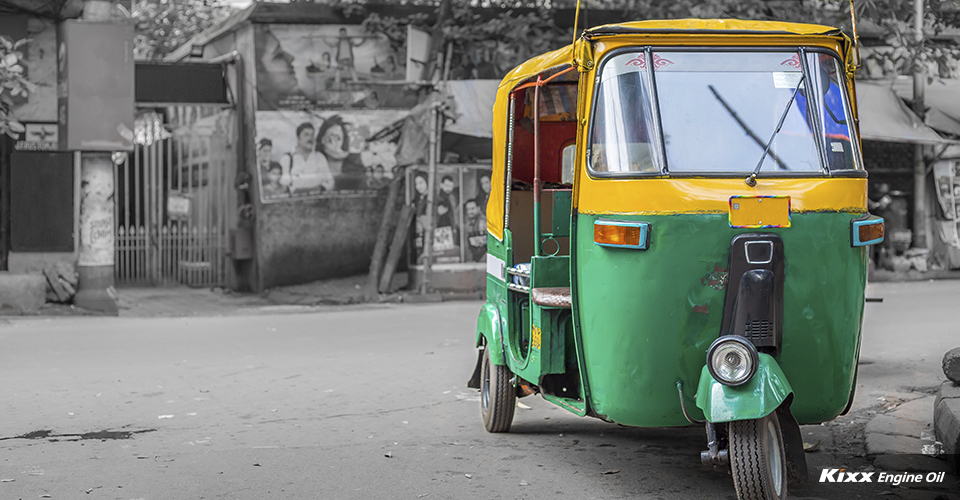 오토릭샤 (auto-rickshaw)